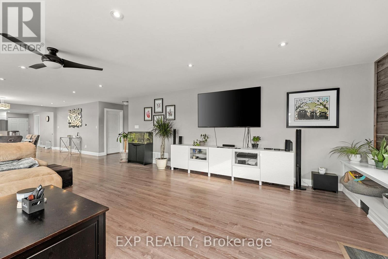 1109 Ravenshoe Road, East Gwillimbury, Ontario  L9P 1R2 - Photo 13 - N12393957