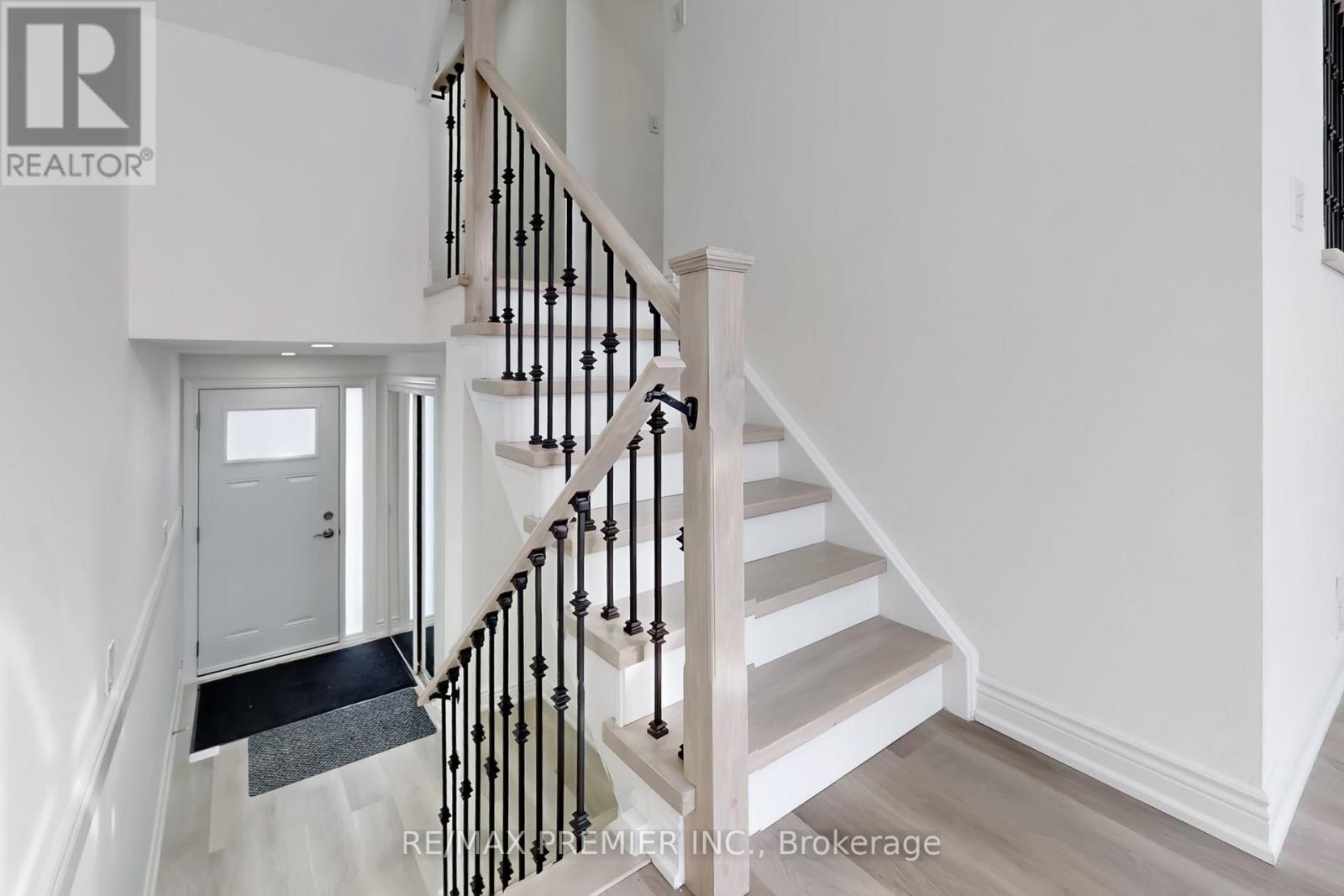 3348 Burdock Place, Mississauga, Ontario  L5A 4B7 - Photo 14 - W12771630