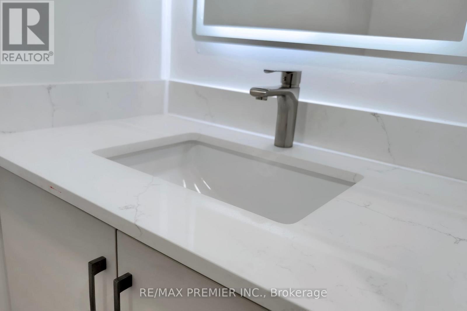 3348 Burdock Place, Mississauga, Ontario  L5A 4B7 - Photo 16 - W12771630