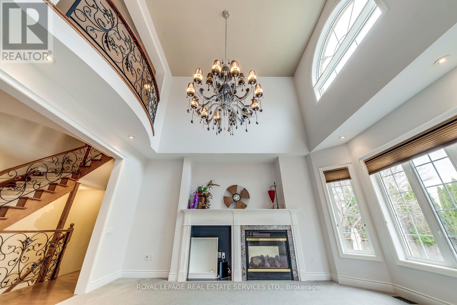 169 Spring Azure Crescent, Oakville, Ontario  L6L 6V7 - Photo 18 - W12771632