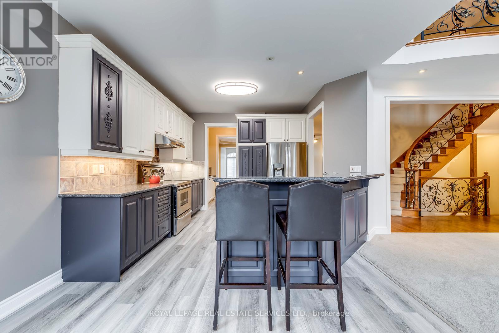 169 Spring Azure Crescent, Oakville, Ontario  L6L 6V7 - Photo 19 - W12771632