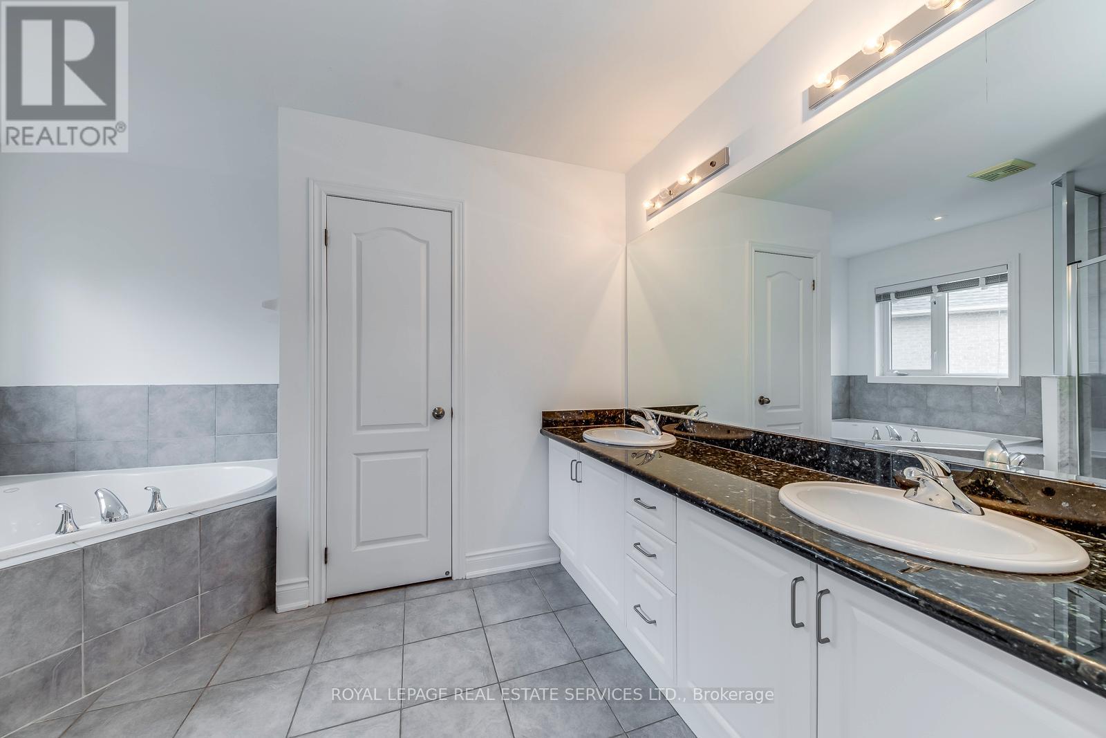 169 Spring Azure Crescent, Oakville, Ontario  L6L 6V7 - Photo 30 - W12771632