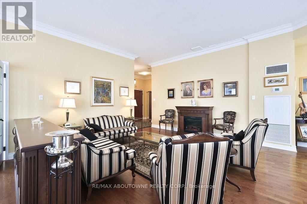 801 - 2511 Lakeshore Road W, Oakville, Ontario  L6L 6L9 - Photo 16 - W12771666