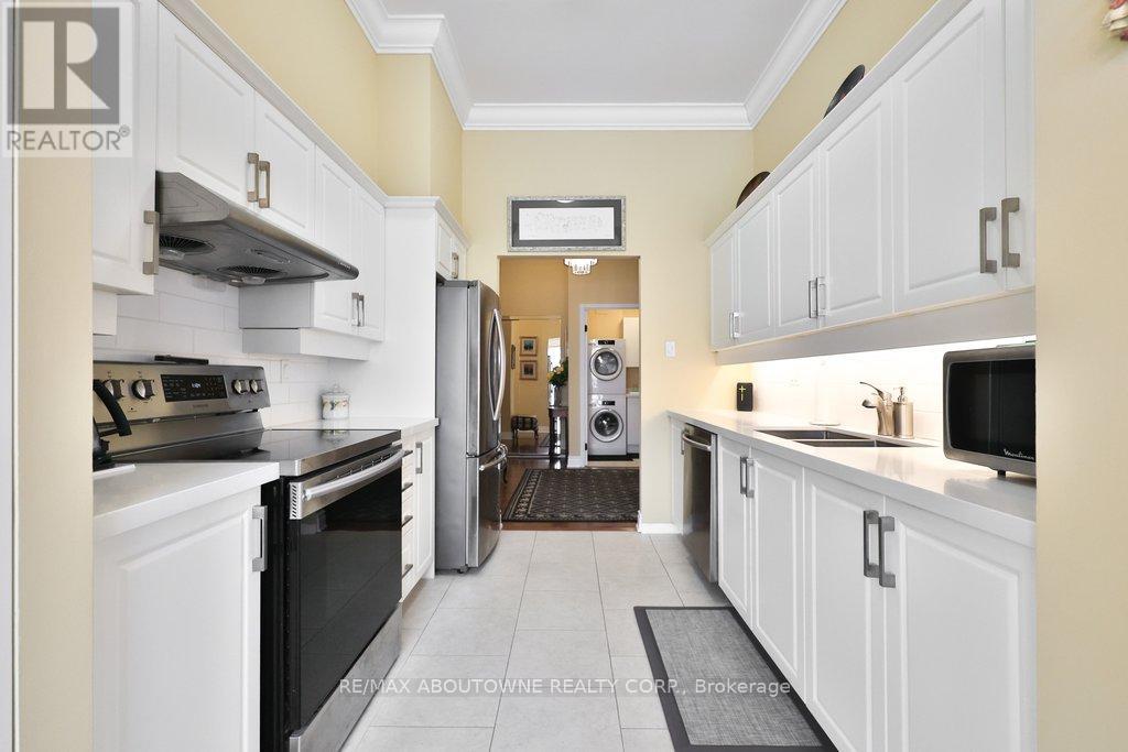 801 - 2511 Lakeshore Road W, Oakville, Ontario  L6L 6L9 - Photo 23 - W12771666