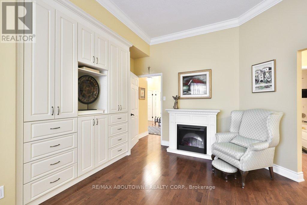 801 - 2511 Lakeshore Road W, Oakville, Ontario  L6L 6L9 - Photo 27 - W12771666