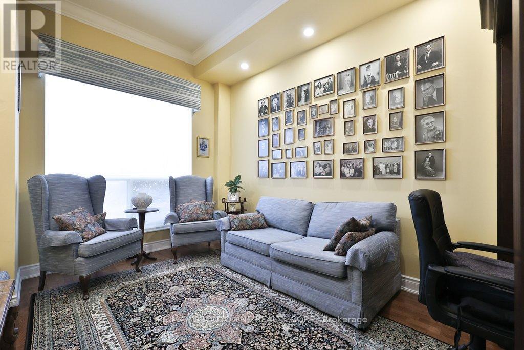 801 - 2511 Lakeshore Road W, Oakville, Ontario  L6L 6L9 - Photo 32 - W12771666