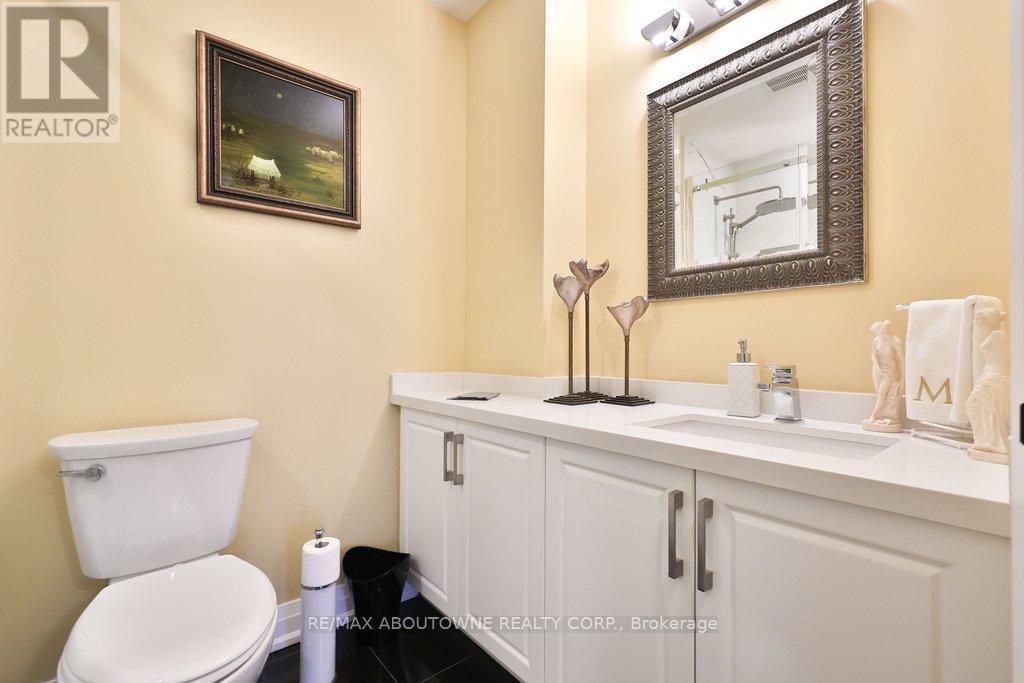 801 - 2511 Lakeshore Road W, Oakville, Ontario  L6L 6L9 - Photo 35 - W12771666
