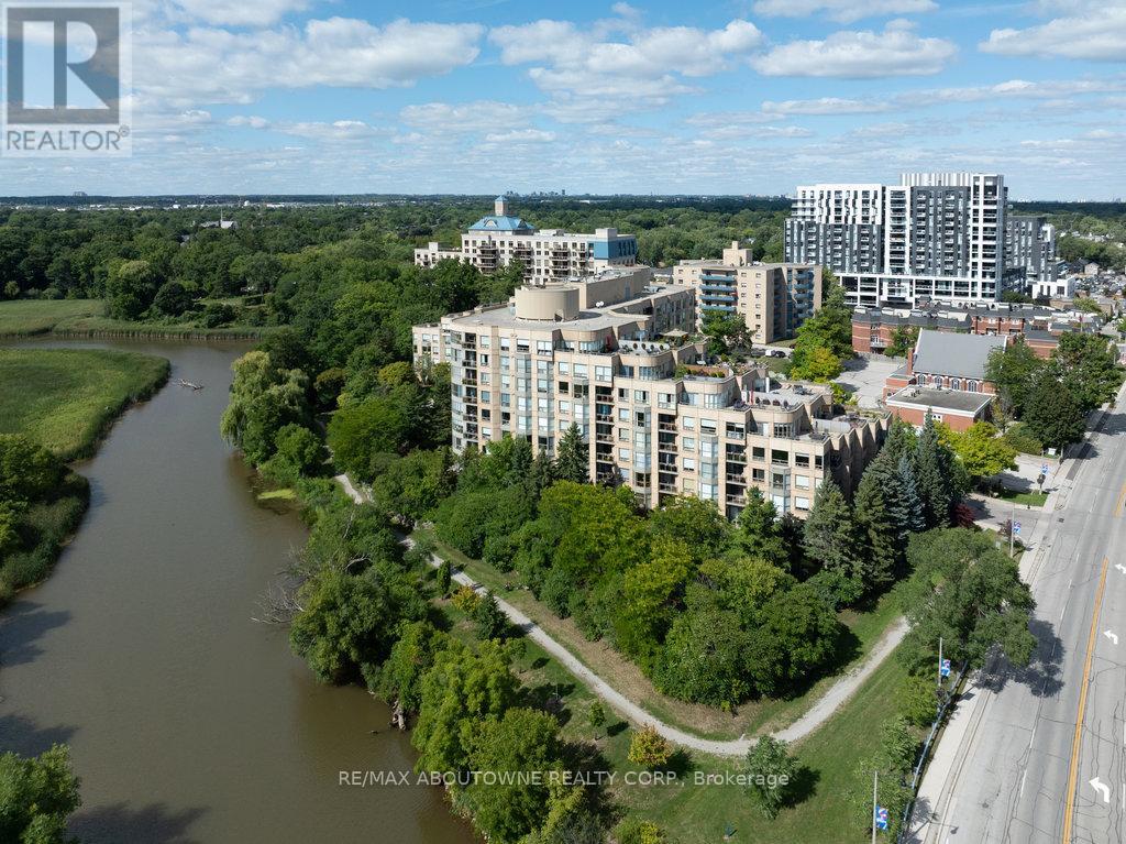 801 - 2511 Lakeshore Road W, Oakville, Ontario  L6L 6L9 - Photo 6 - W12771666