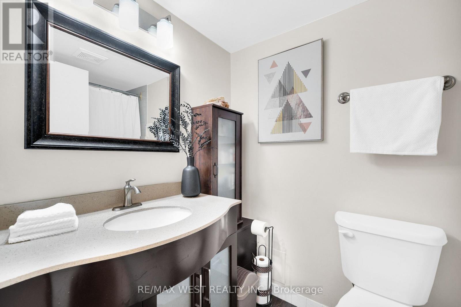 2005 - 1515 Lakeshore Road E, Mississauga, Ontario  L5E 3E3 - Photo 18 - W12771698