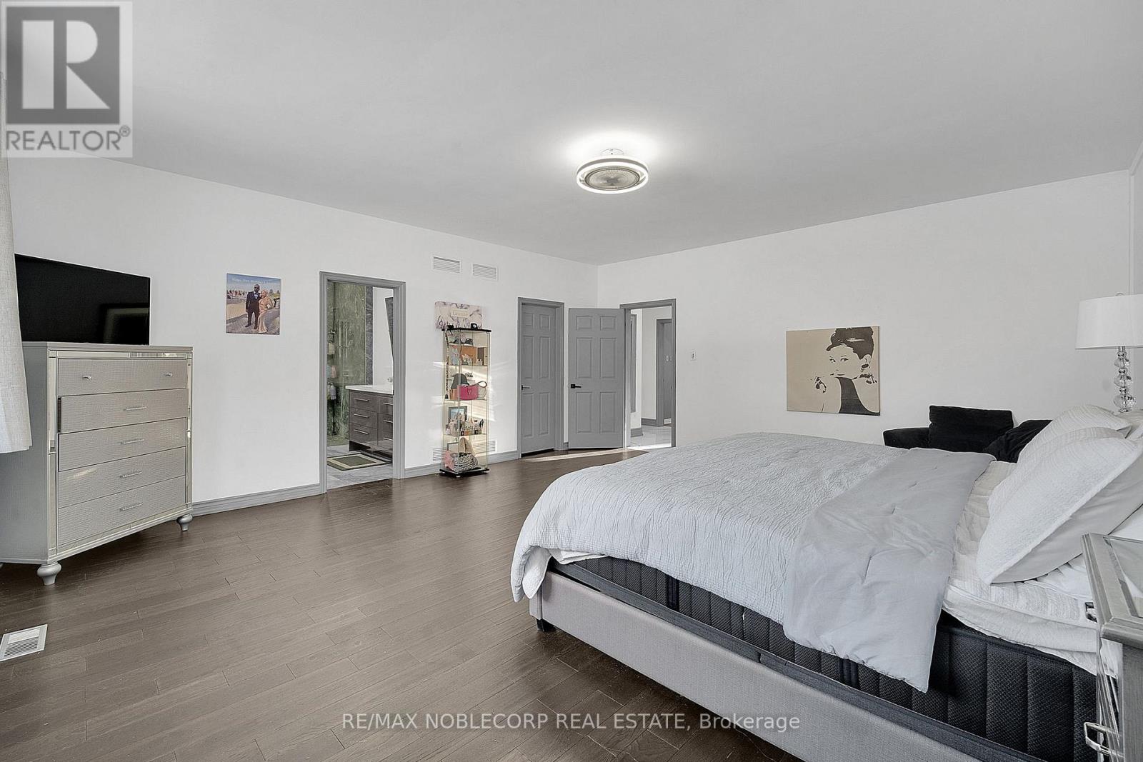 14 Bowman Avenue, Brampton, Ontario  L6P 0X5 - Photo 15 - W12771734