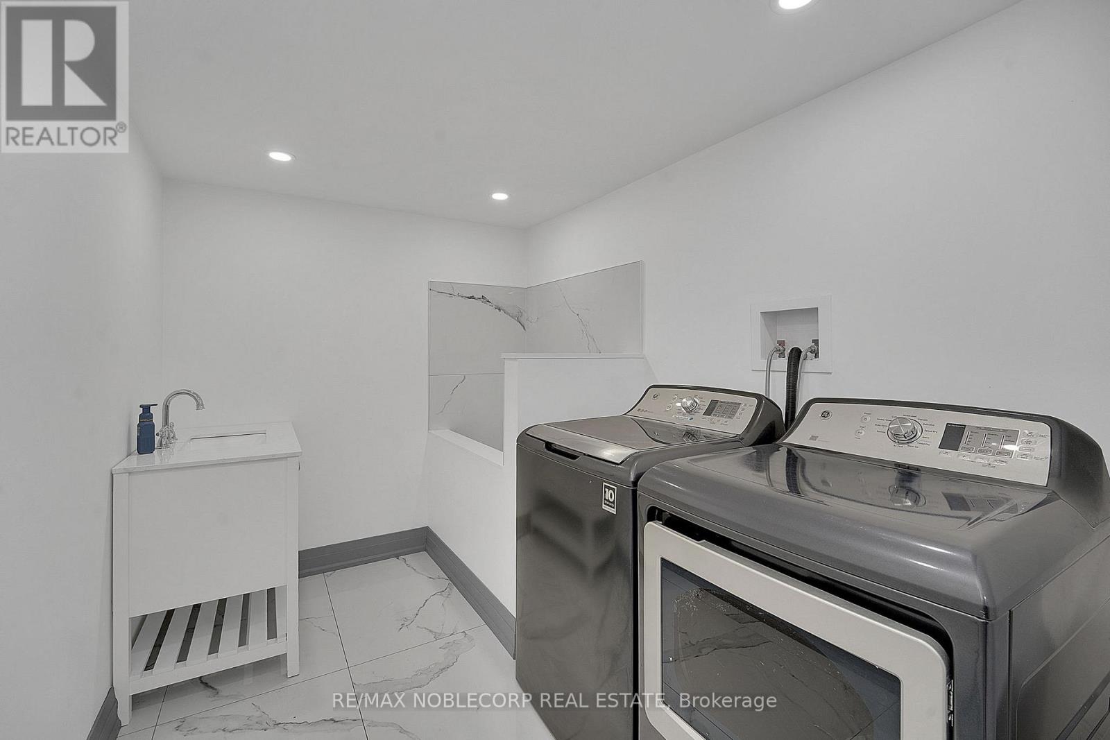 14 Bowman Avenue, Brampton, Ontario  L6P 0X5 - Photo 42 - W12771734