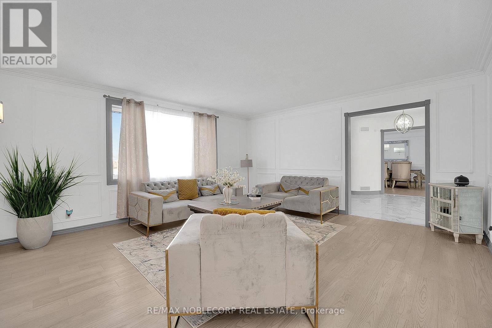 14 Bowman Avenue, Brampton, Ontario  L6P 0X5 - Photo 6 - W12771734