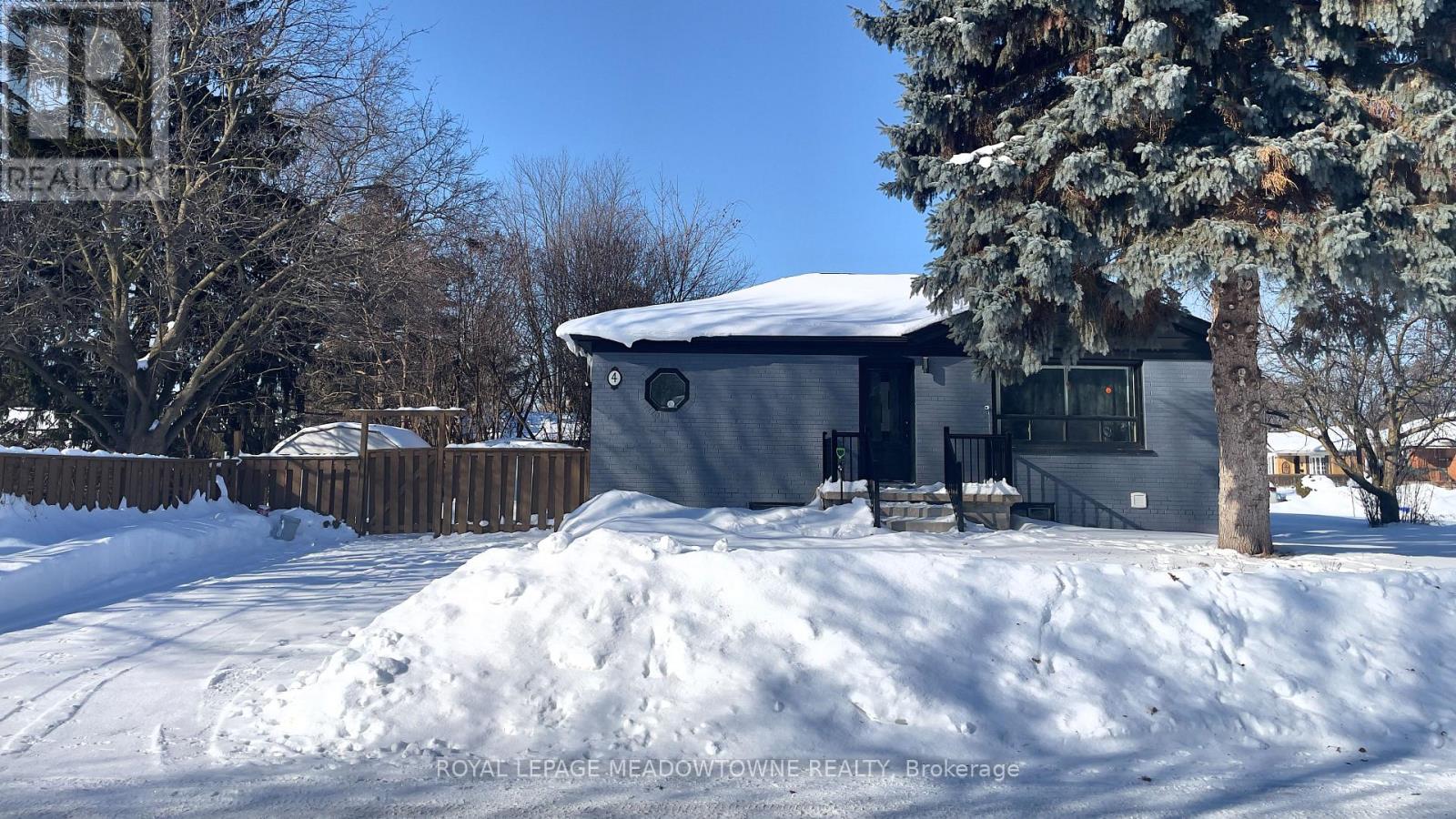 4 Keats Avenue, Halton Hills, Ontario  L7G 1T4 - Photo 1 - W12771738