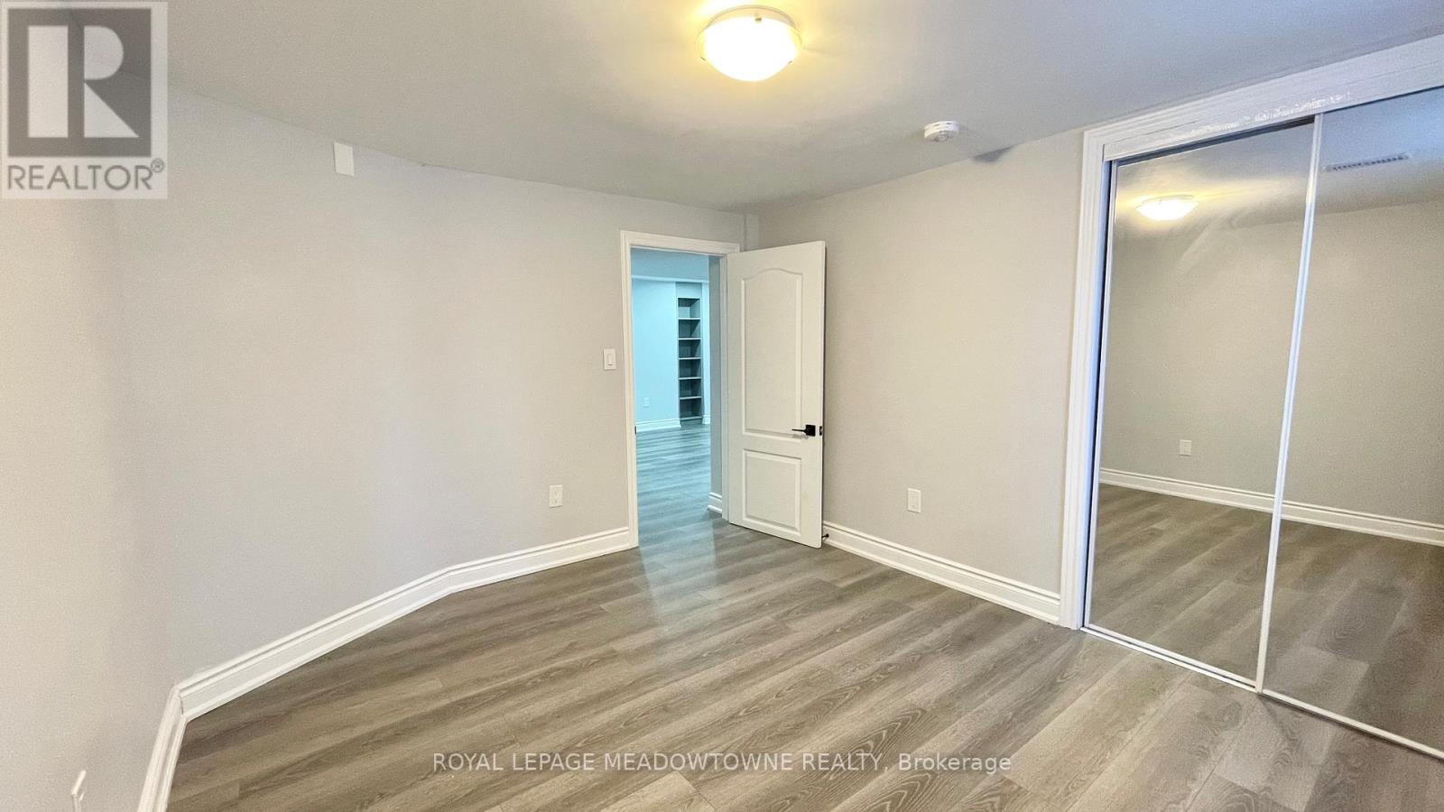 4 Keats Avenue, Halton Hills, Ontario  L7G 1T4 - Photo 10 - W12771738