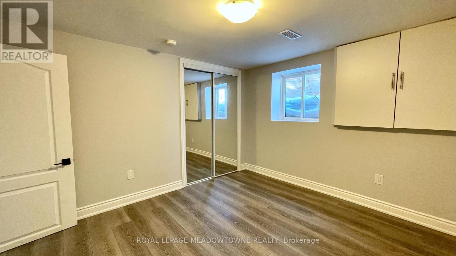 4 Keats Avenue, Halton Hills, Ontario  L7G 1T4 - Photo 11 - W12771738