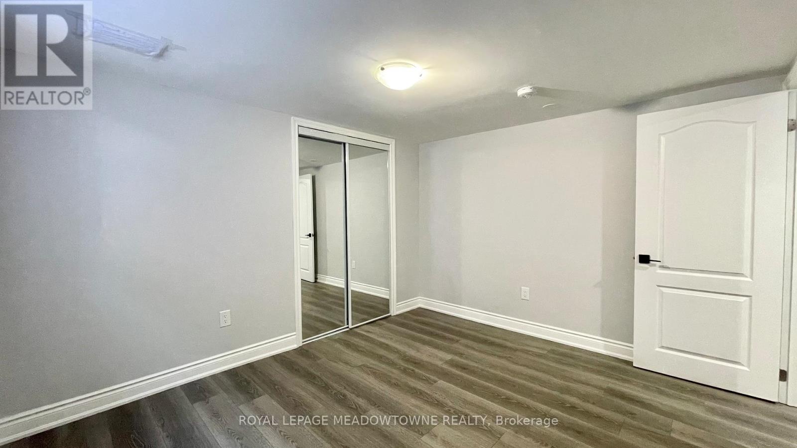 4 Keats Avenue, Halton Hills, Ontario  L7G 1T4 - Photo 15 - W12771738