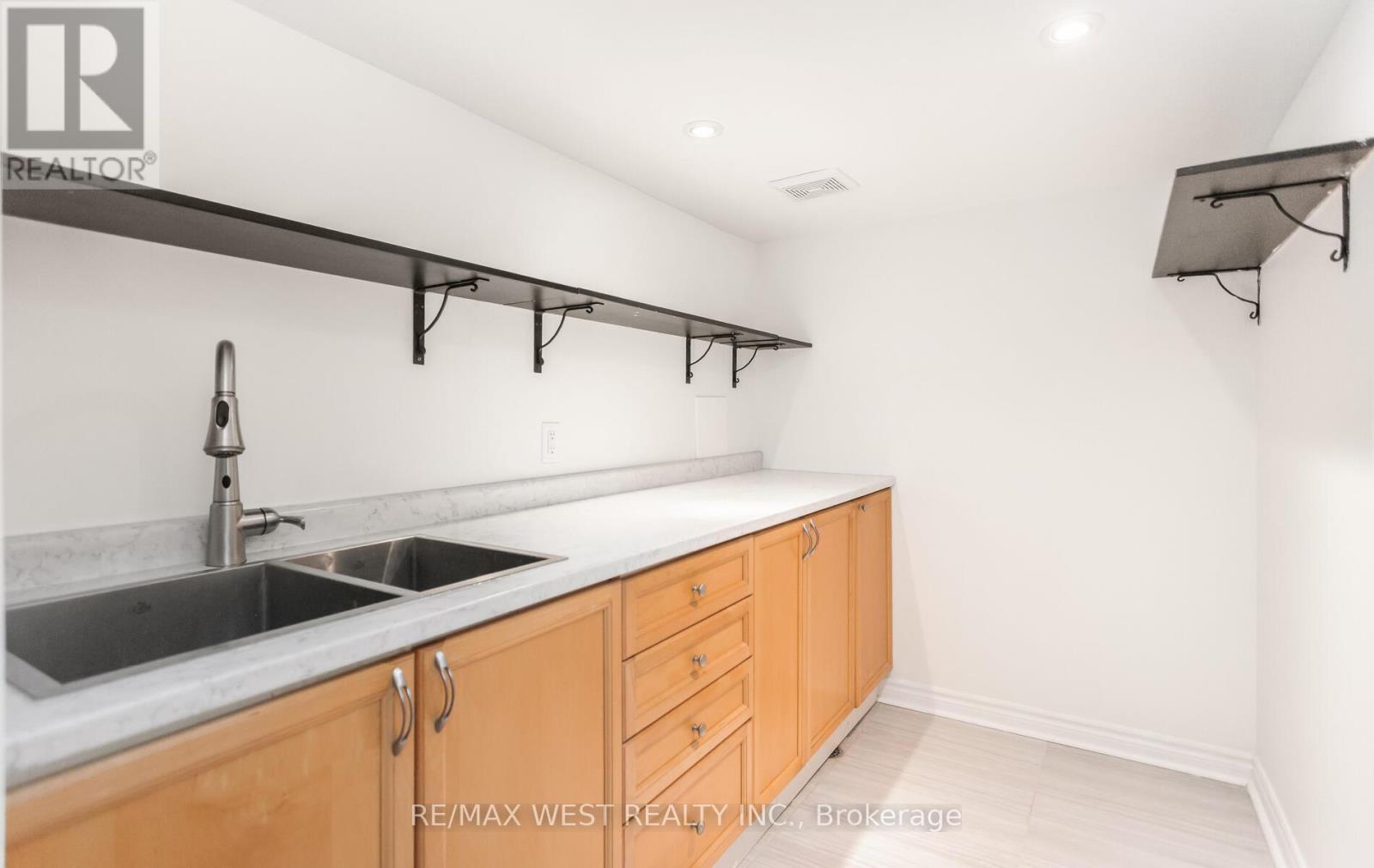 4653 Colombo Crescent, Mississauga, Ontario  L5M 7R2 - Photo 44 - W12771754