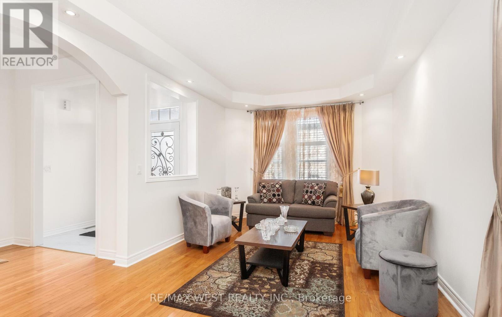 4653 Colombo Crescent, Mississauga, Ontario  L5M 7R2 - Photo 5 - W12771754