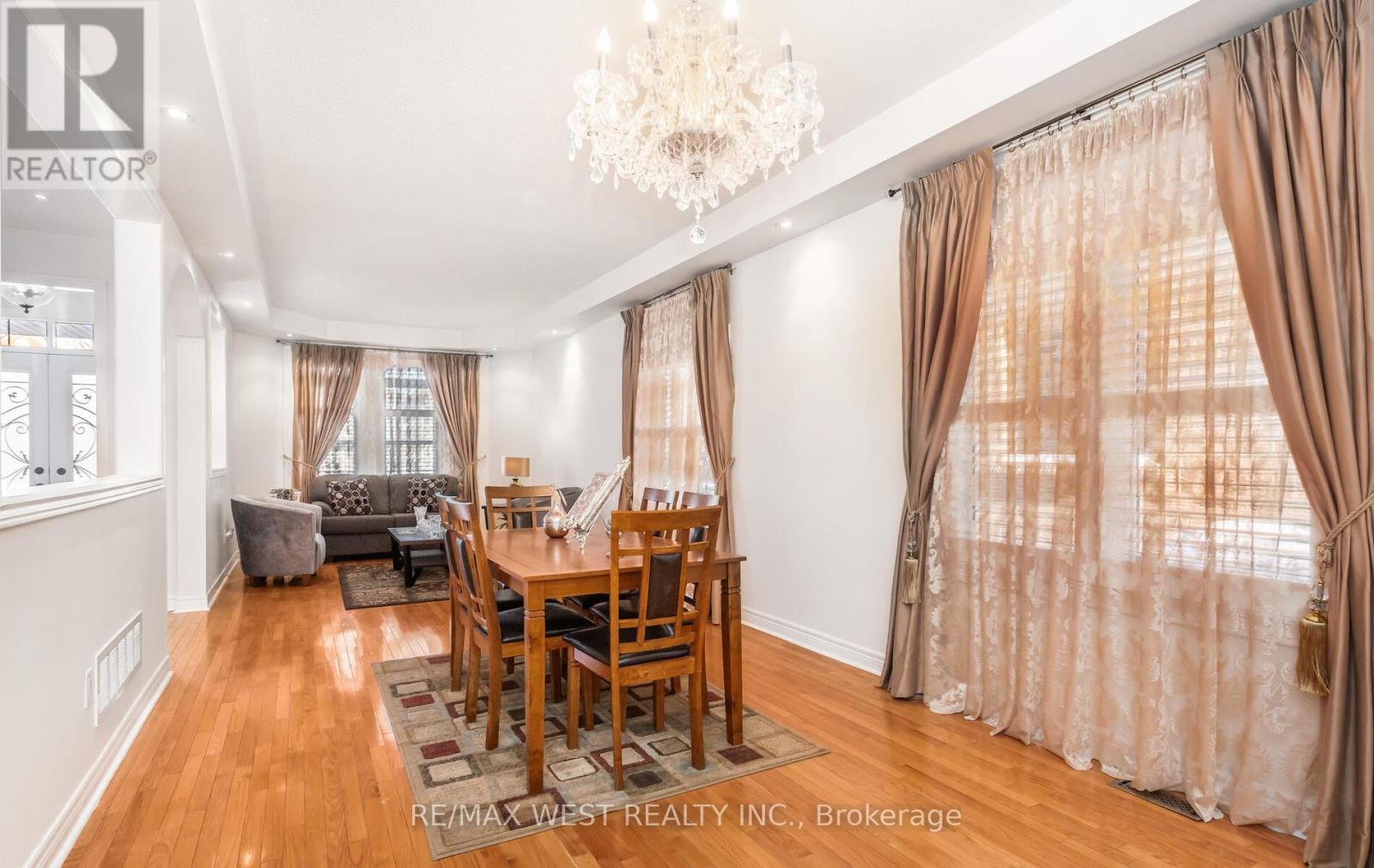 4653 Colombo Crescent, Mississauga, Ontario  L5M 7R2 - Photo 6 - W12771754
