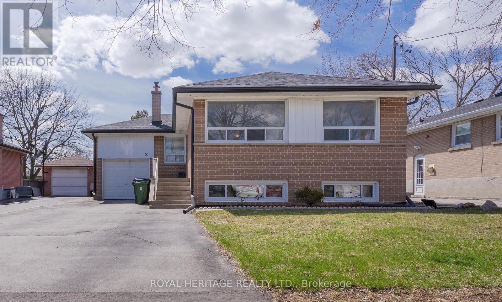 55 BRIDGENORTH CRESCENT, Toronto, Ontario