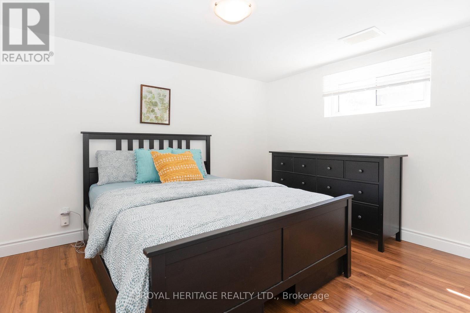 55 Bridgenorth Crescent, Toronto, Ontario  M9V 2M5 - Photo 17 - W12771768