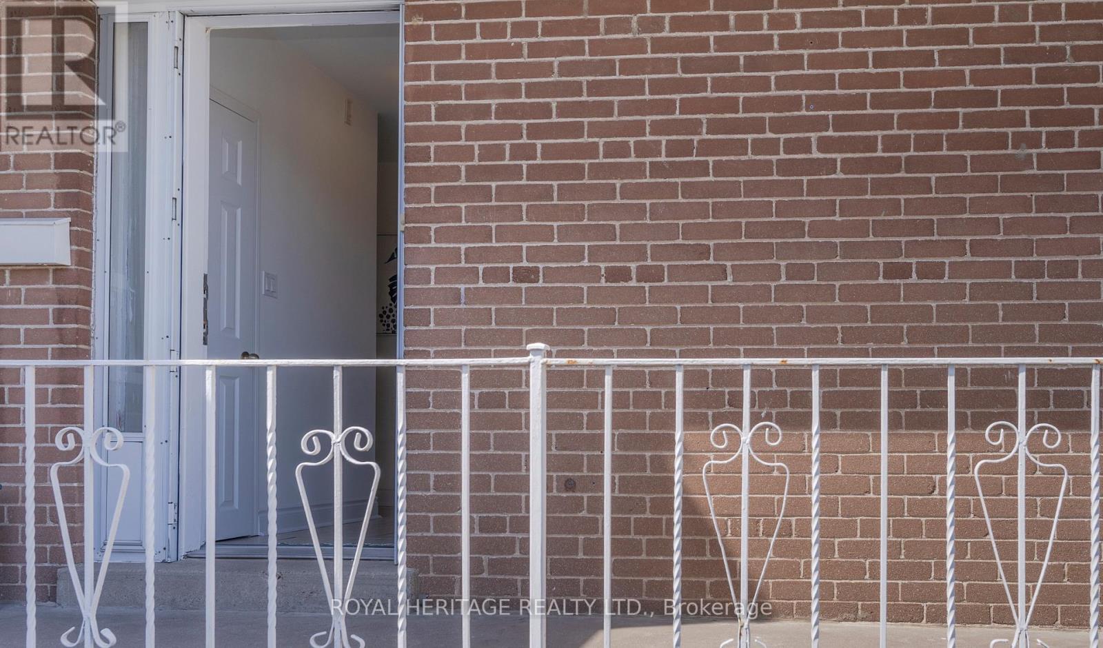 55 Bridgenorth Crescent, Toronto, Ontario  M9V 2M5 - Photo 2 - W12771768