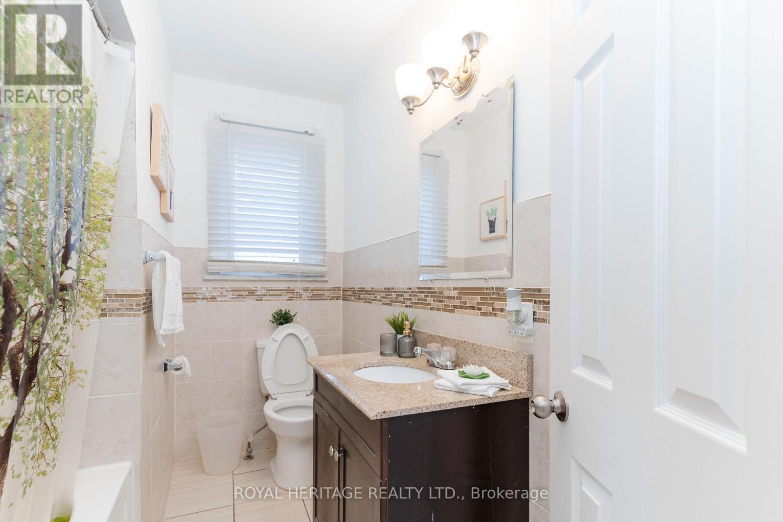 55 Bridgenorth Crescent, Toronto, Ontario  M9V 2M5 - Photo 21 - W12771768