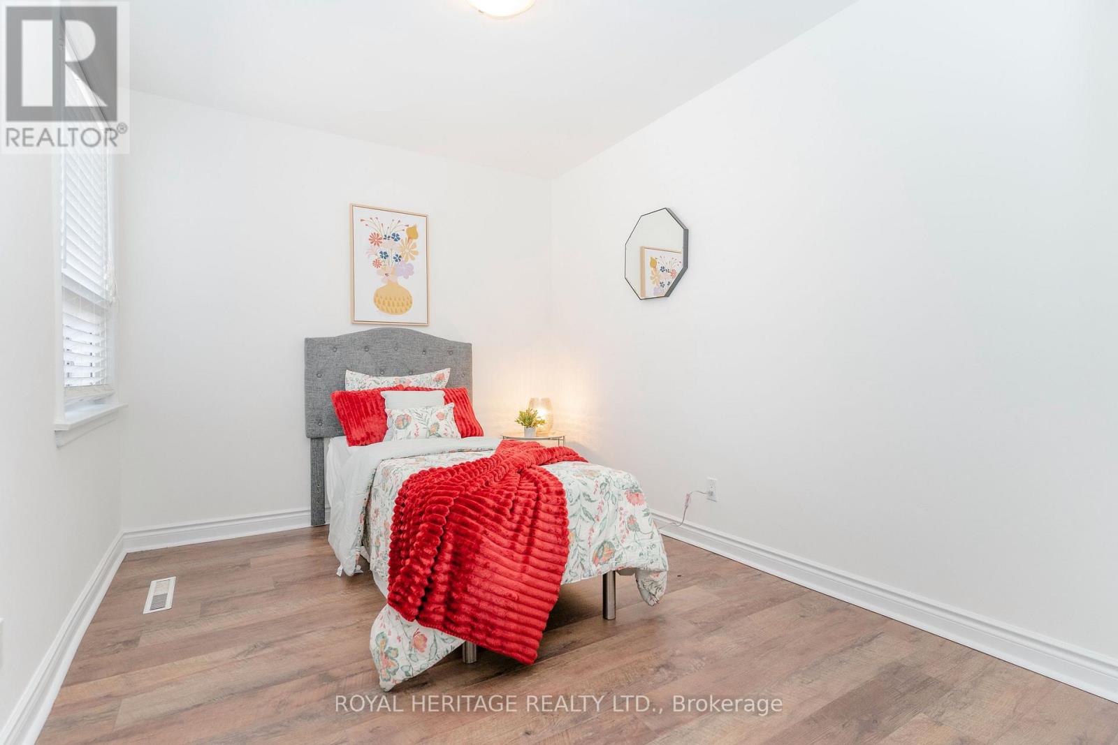 55 Bridgenorth Crescent, Toronto, Ontario  M9V 2M5 - Photo 25 - W12771768