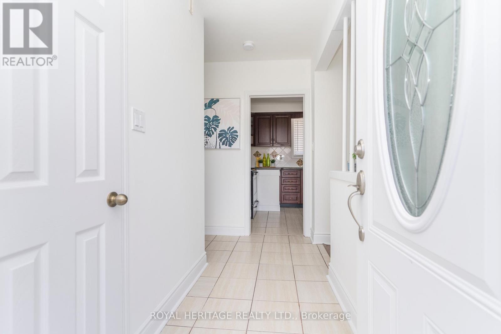 55 Bridgenorth Crescent, Toronto, Ontario  M9V 2M5 - Photo 3 - W12771768