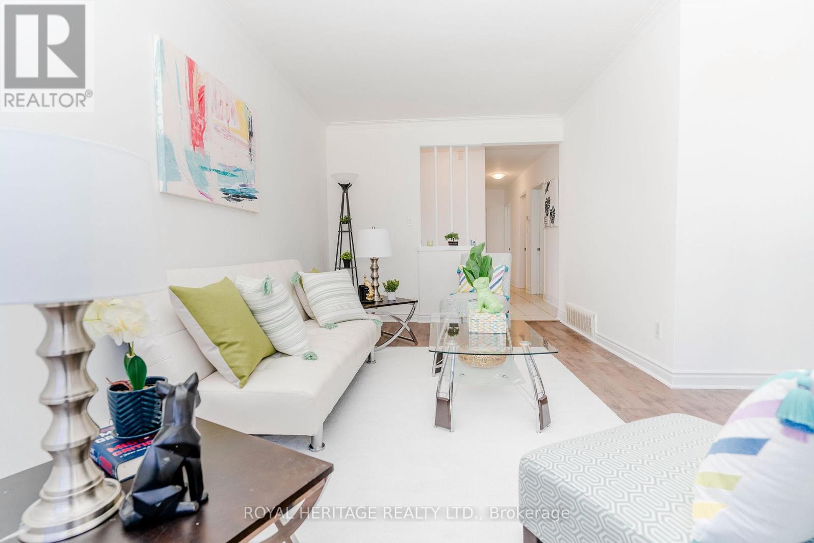 55 Bridgenorth Crescent, Toronto, Ontario  M9V 2M5 - Photo 6 - W12771768