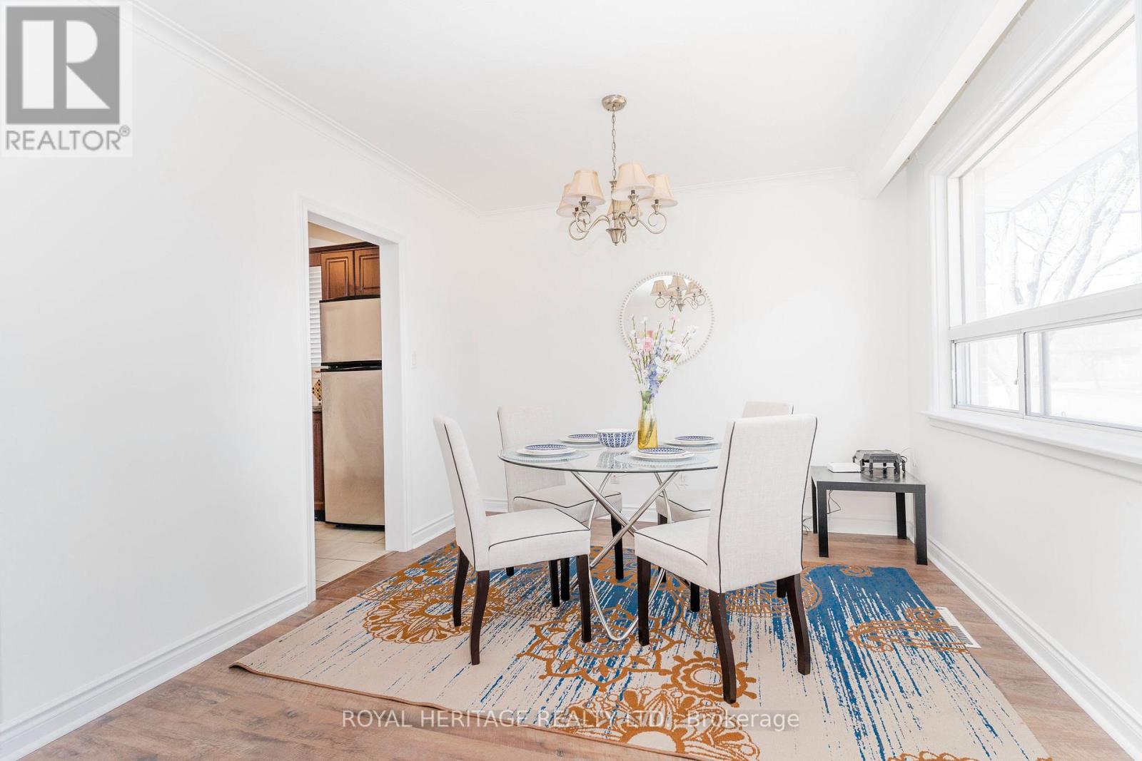 55 Bridgenorth Crescent, Toronto, Ontario  M9V 2M5 - Photo 9 - W12771768