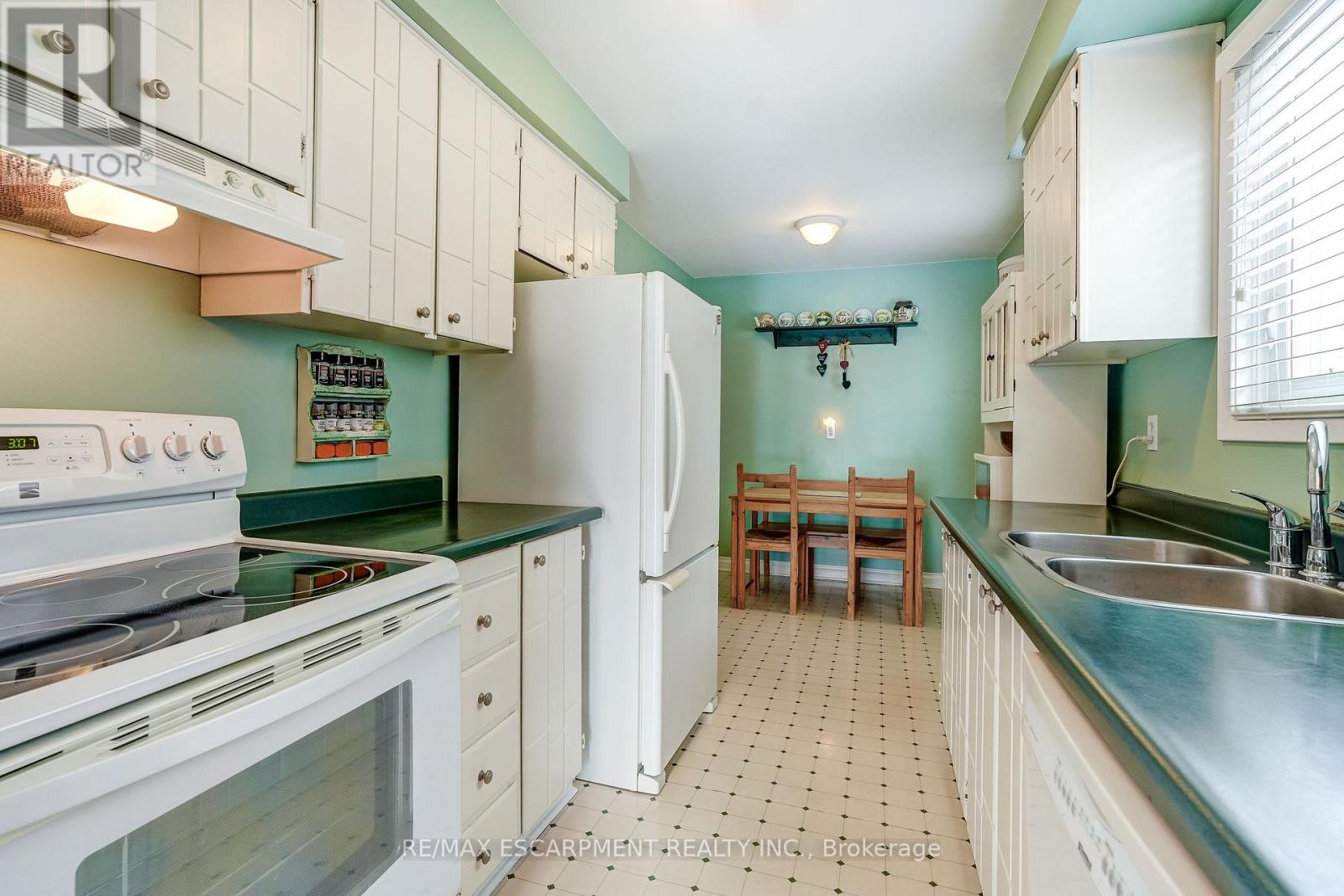 6428 Chaumont Crescent, Mississauga, Ontario  L5N 2M8 - Photo 13 - W12771792