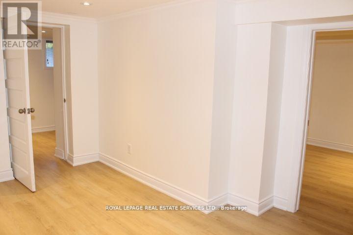 Lower - 242 Keele Street, Toronto, Ontario  M6P 2K3 - Photo 11 - W12771798