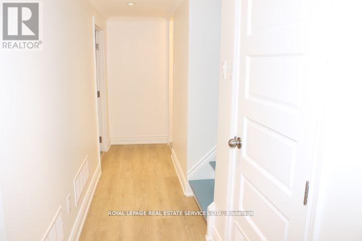 Lower - 242 Keele Street, Toronto, Ontario  M6P 2K3 - Photo 14 - W12771798
