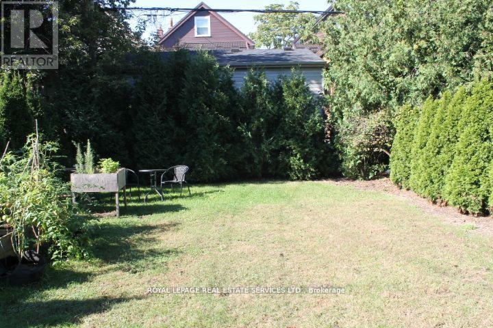 Lower - 242 Keele Street, Toronto, Ontario  M6P 2K3 - Photo 22 - W12771798