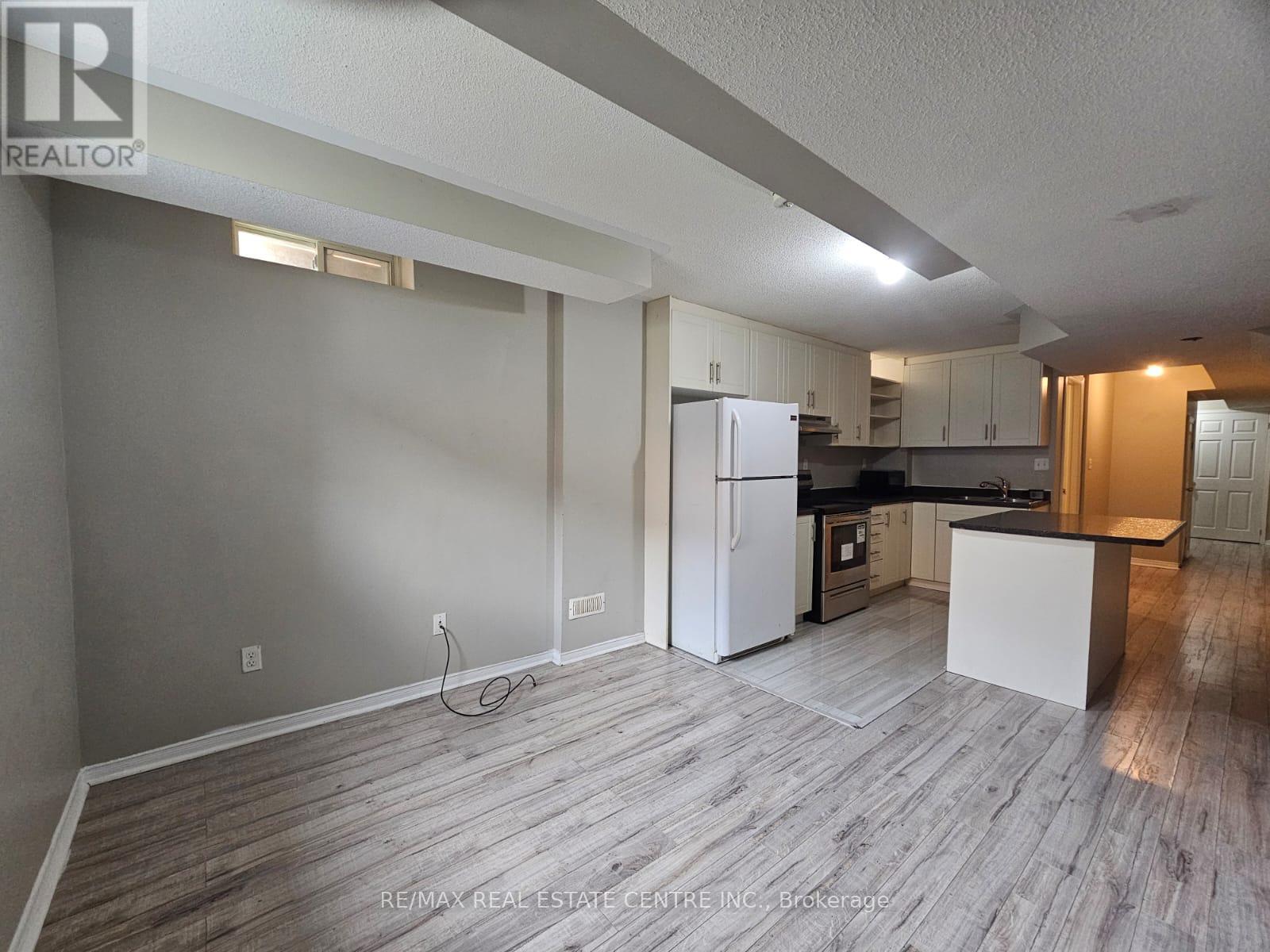 Basement - 112 Commodore Drive, Brampton, Ontario  L6X 0S6 - Photo 3 - W12714258