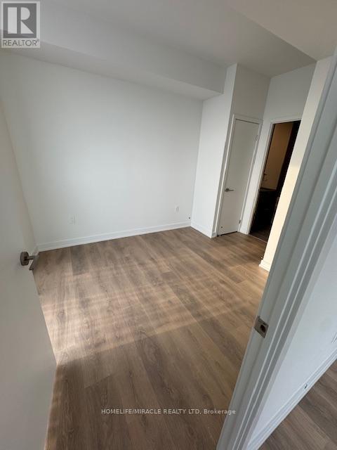 1411 - 1 Fairview Road E, Mississauga, Ontario  L5A 4C6 - Photo 14 - W12761158