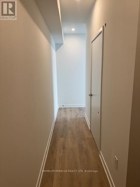 1411 - 1 Fairview Road E, Mississauga, Ontario  L5A 4C6 - Photo 3 - W12761158