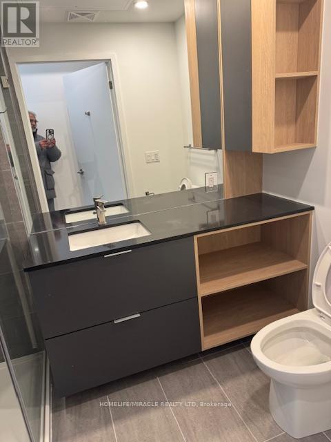 1411 - 1 Fairview Road E, Mississauga, Ontario  L5A 4C6 - Photo 4 - W12761158