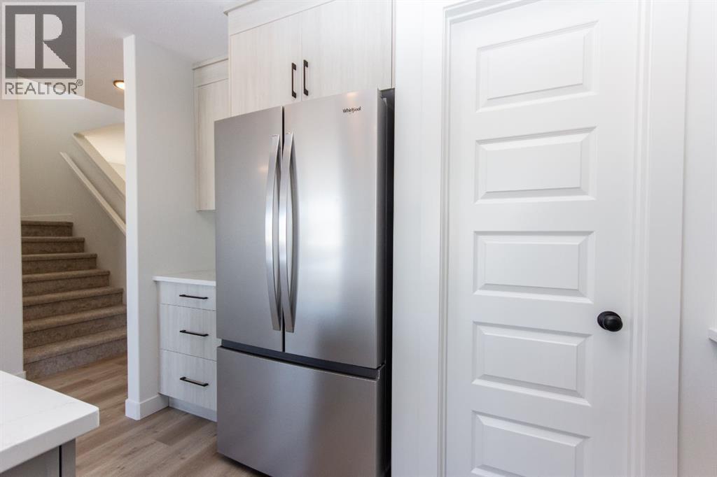 260 Augustus Way, Penhold, Alberta  T0M 1R0 - Photo 10 - A2272164