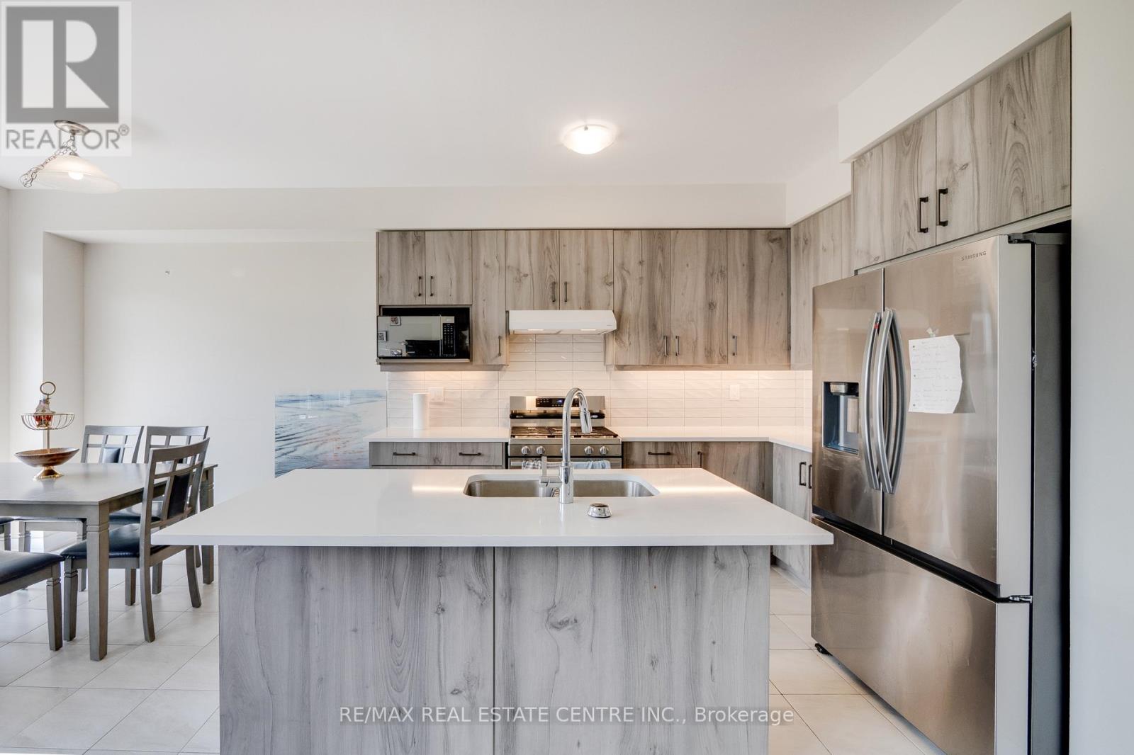 54 Lilac Circle, Haldimand, Ontario  N3W 0H6 - Photo 11 - X12771760