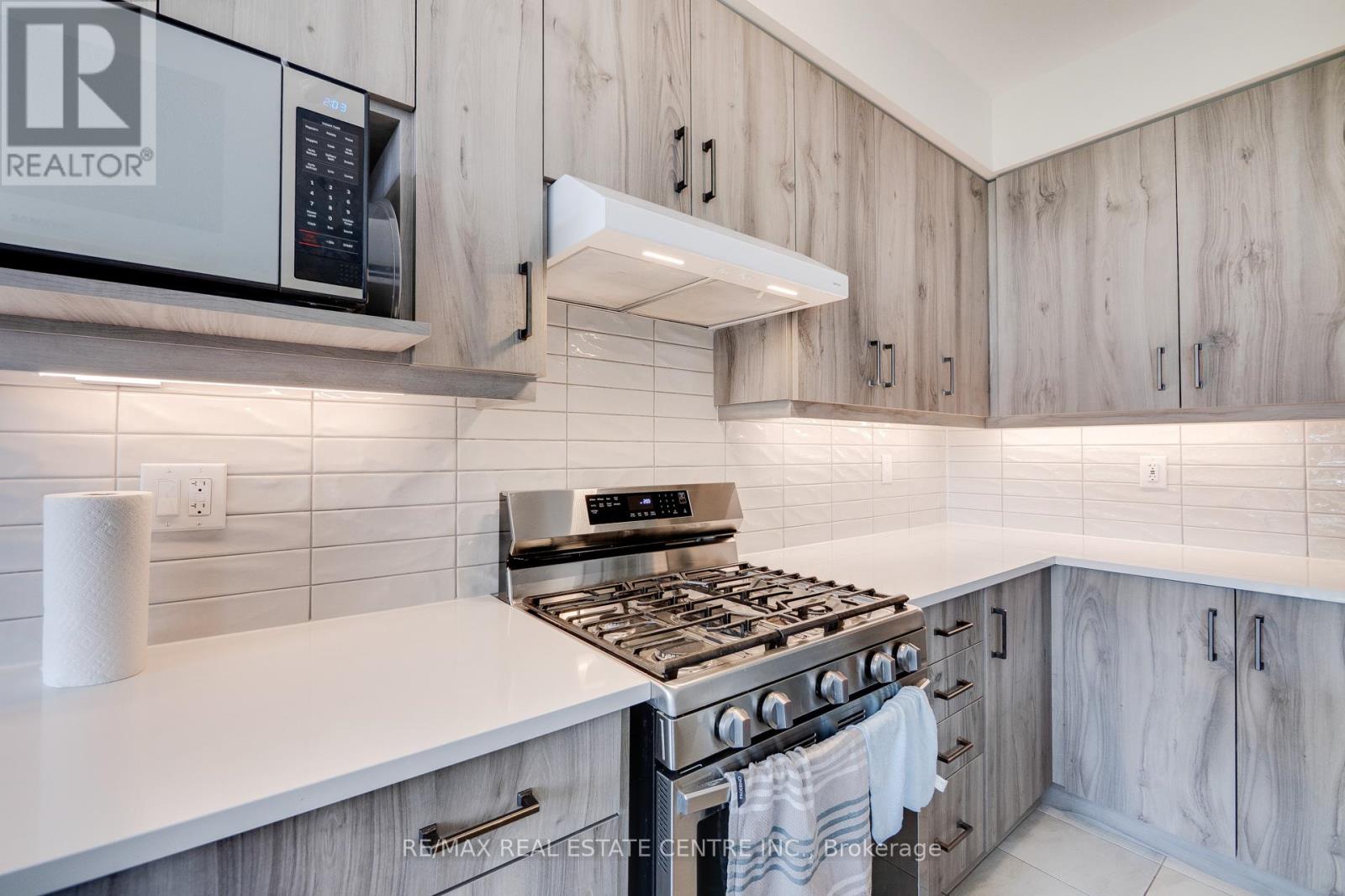 54 Lilac Circle, Haldimand, Ontario  N3W 0H6 - Photo 14 - X12771760