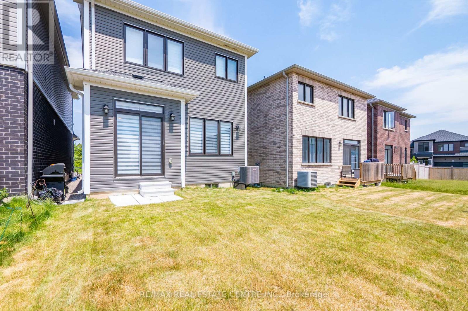 54 Lilac Circle, Haldimand, Ontario  N3W 0H6 - Photo 38 - X12771760