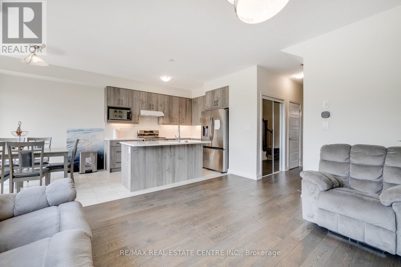 54 Lilac Circle, Haldimand, Ontario  N3W 0H6 - Photo 8 - X12771760