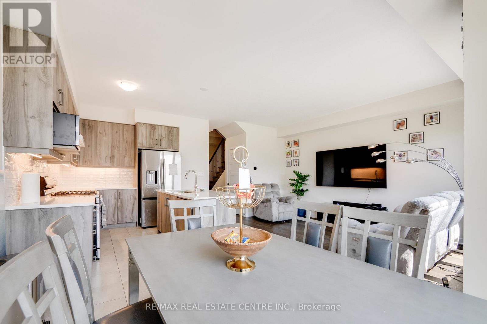 54 Lilac Circle, Haldimand, Ontario  N3W 0H6 - Photo 9 - X12771760