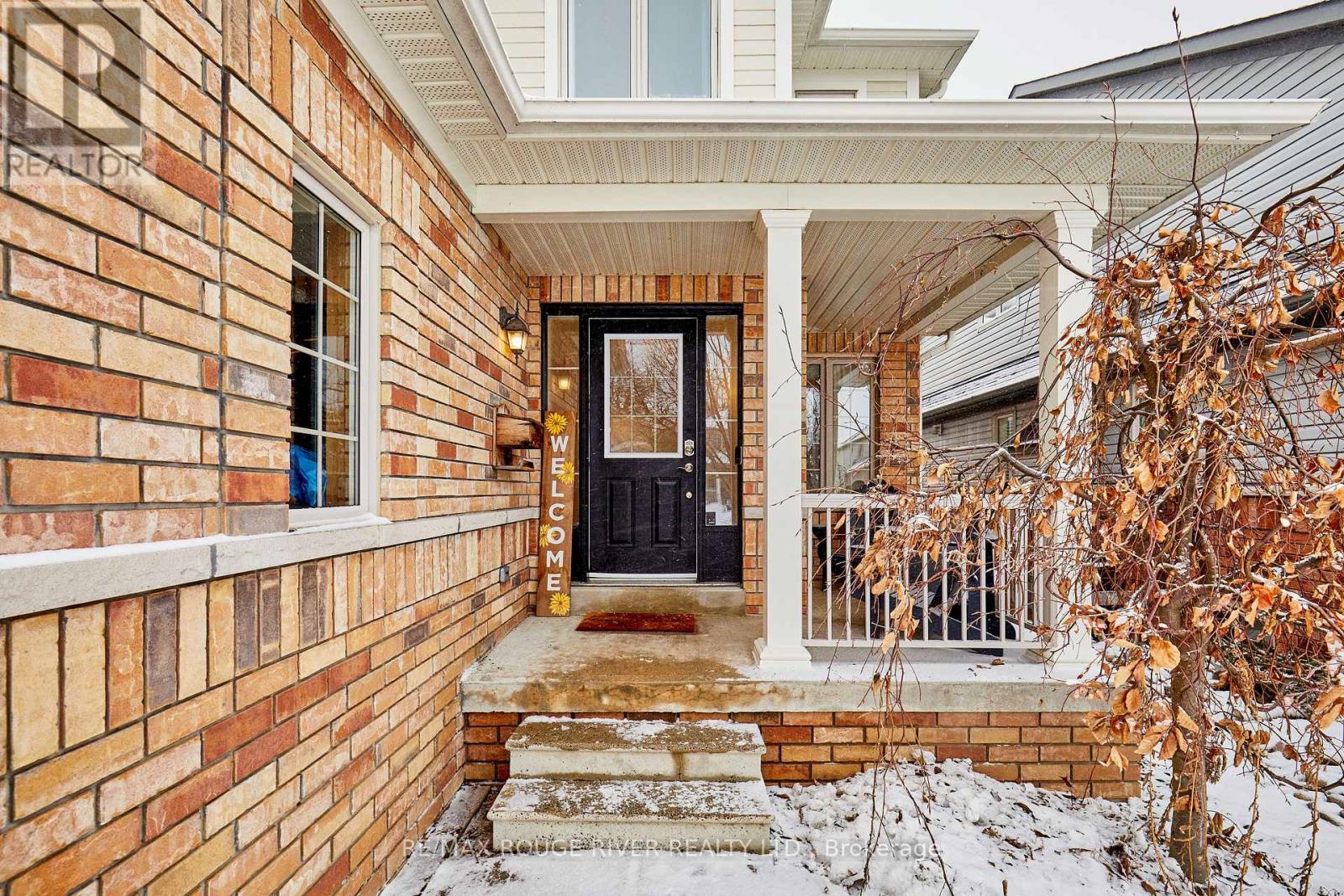 78 Cook Street, Kawartha Lakes, Ontario  K9V 0C7 - Photo 5 - X12771780