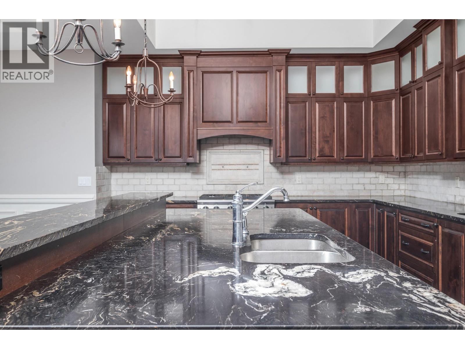 1504 Phoenix Drive, Vernon, British Columbia  V1B 4A3 - Photo 12 - 10374525