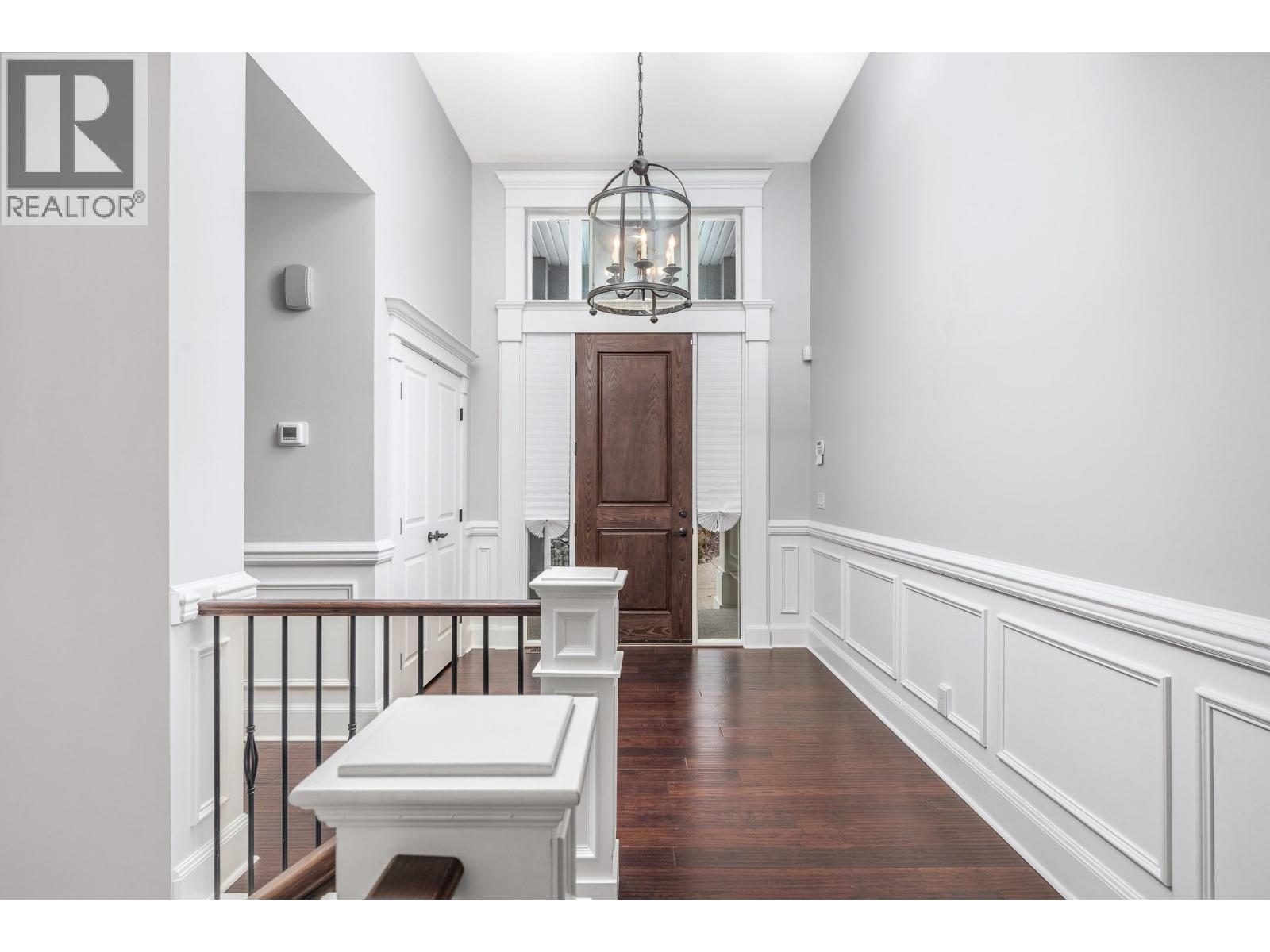 1504 Phoenix Drive, Vernon, British Columbia  V1B 4A3 - Photo 4 - 10374525