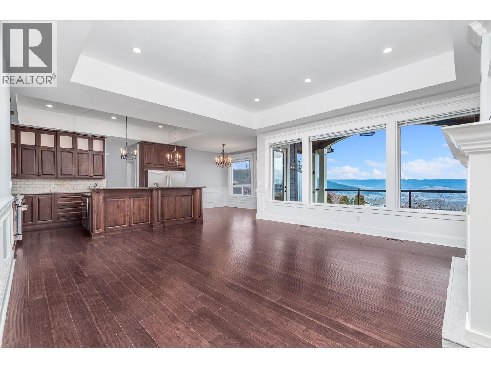 1504 Phoenix Drive, Vernon, British Columbia  V1B 4A3 - Photo 8 - 10374525