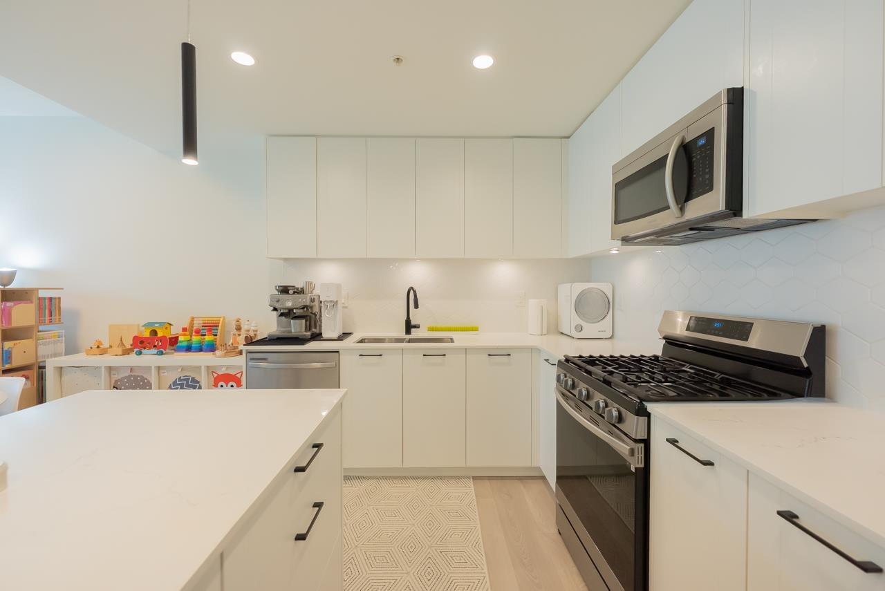 B501 20018 83a Avenue, Langley, British Columbia  V2Y 3P3 - Photo 2 - R3087835